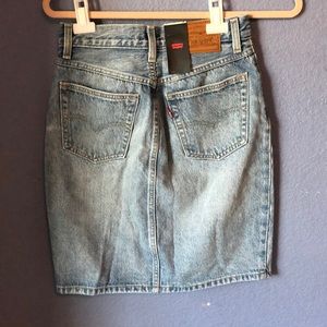 Levi’s mom denim skirt size 26